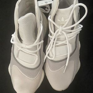 Brand new adidas never worn size 4 youth